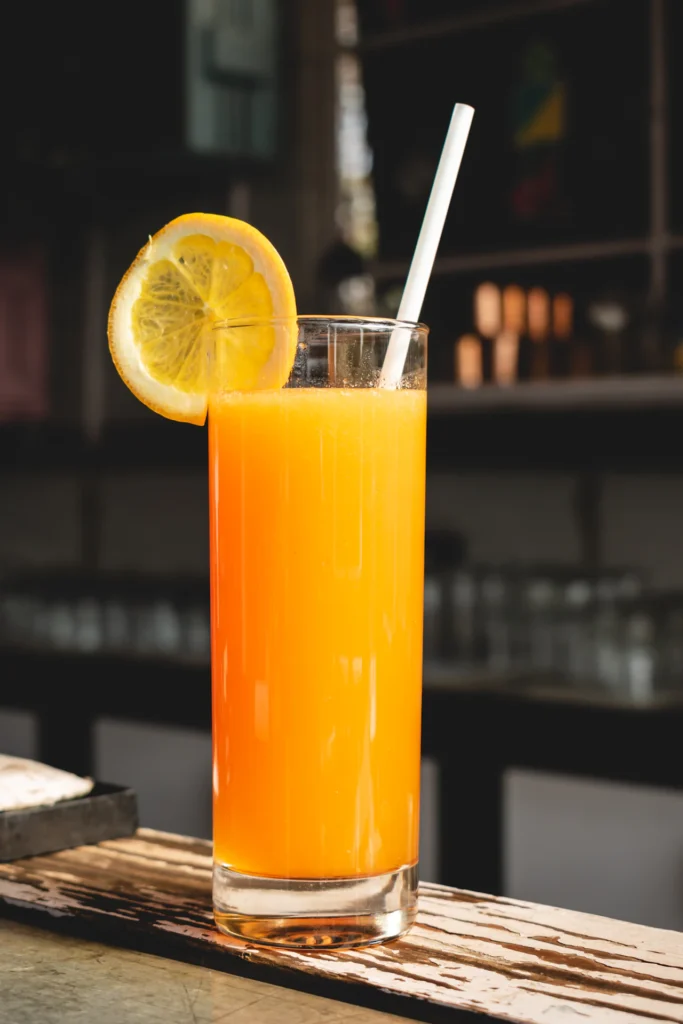 Photo d’illustration : Jus de fruit de saison en verre